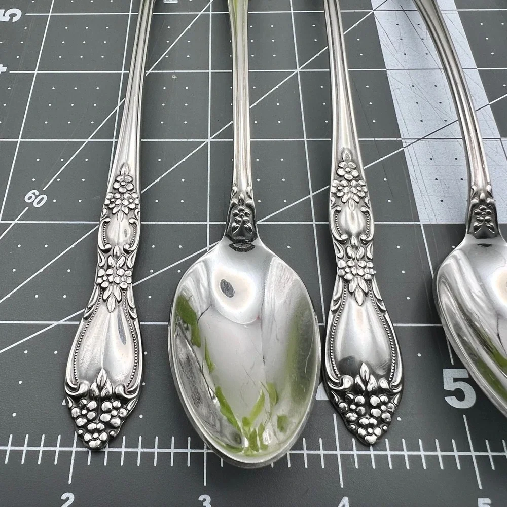 11 Oneida Huntington Iced Tea Spoons Wm A Rogers Deluxe Stainless Flatware Set